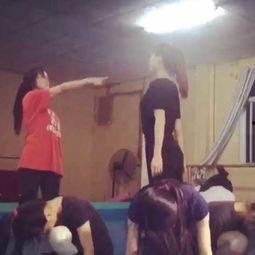 成人简单舞蹈视频火爆,抖音爆款！成人简单舞蹈视频教你轻松舞动人生