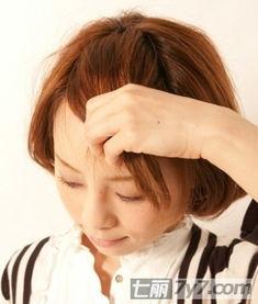 成人短发辫子教程视频,轻松打造时尚短发辫子教程