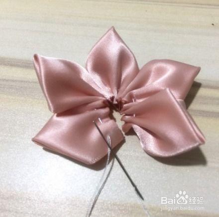 自制丝带成人发夹视频,打造时尚成人发饰的简单步骤