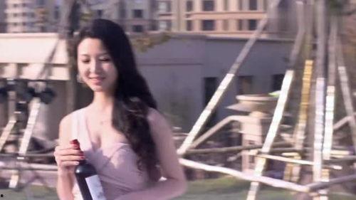 女模特变成人的视频
